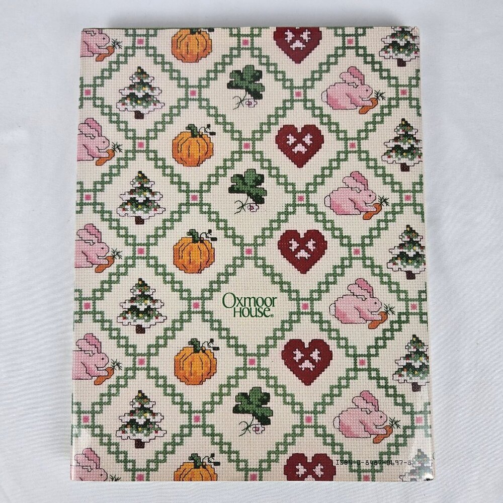 Holidays in Cross Stitch 1987 Hardback Book Patterns Color Listings Color Pics - Picture 9 of 10